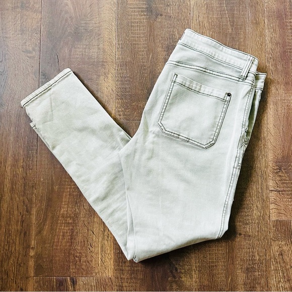 Anthropologie Hei Hei Cargo Pants | Grey/Green | Size 31 - Picture 8 of 9